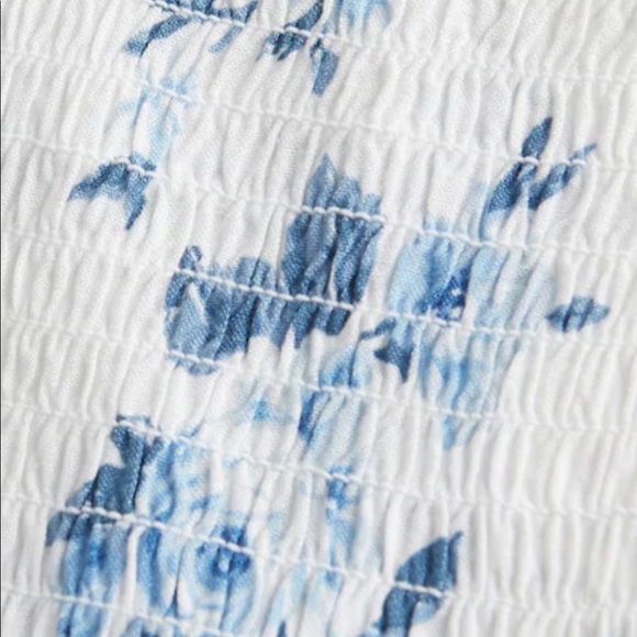 Clothes - Picture 3 of 4